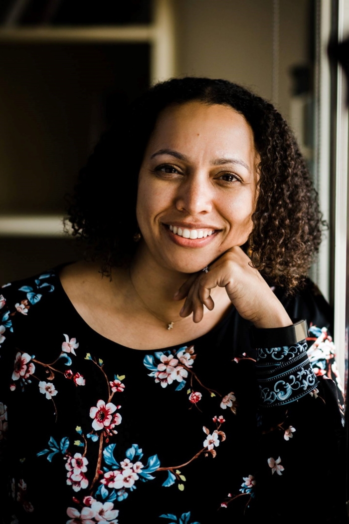 Publishers' Preview: Debut Authors: Five Questions for Lynnette Mawhinney