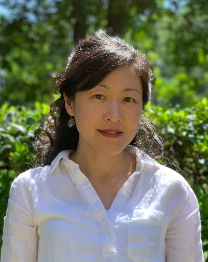 Publishers' Preview: Debut Authors: Five Questions for Julie Lee