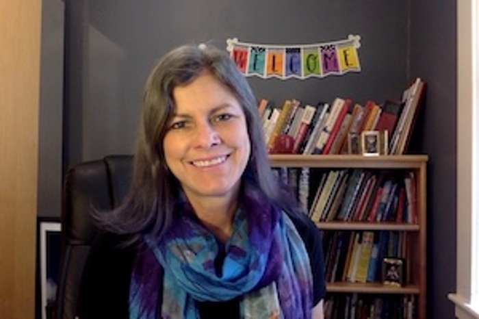 What Is Lauren Adams Wearing?